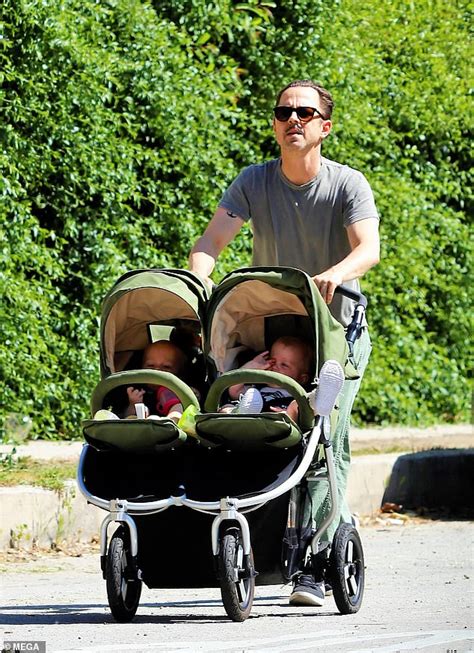 Giovanni Ribisi and Emily Ward have welcomed TWINS Enzo。